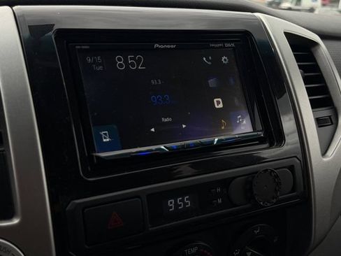 Used 2014 Toyota Tacoma 4x4 Access Cab V6 w/ TRD Off-Road Package image 27