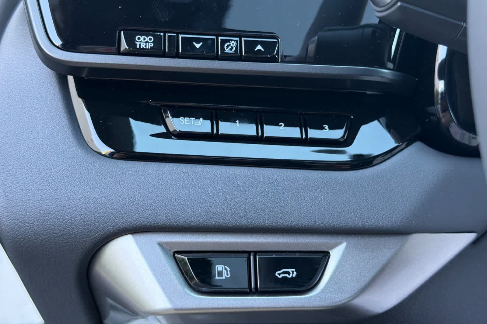 New 2026 Lexus RX 350h AWD/4WD image 30