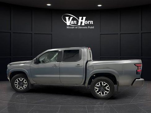 Used 2025 Nissan Frontier SL AWD/4WD image 4