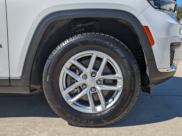 Used 2023 Jeep Grand Cherokee L Laredo AWD/4WD image 10