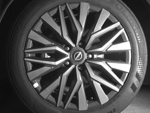 Used 2025 Nissan Altima 2.5 SV FWD image 12