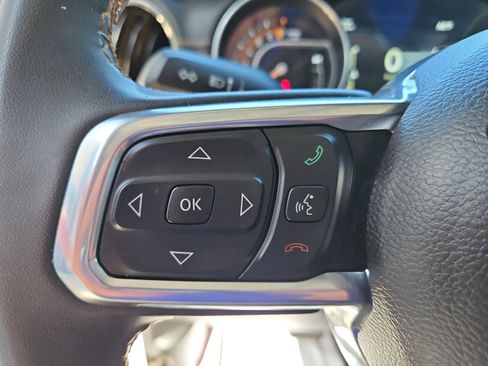 Used 2023 Jeep Gladiator Overland AWD/4WD image 12