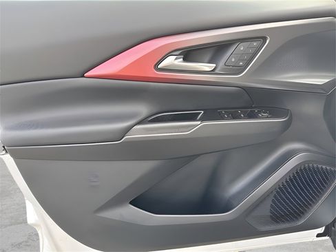 New 2025 Chevrolet Equinox EV RS image 24