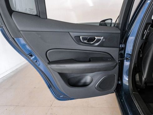 Used 2021 Volvo S60 T5 Momentum image 37