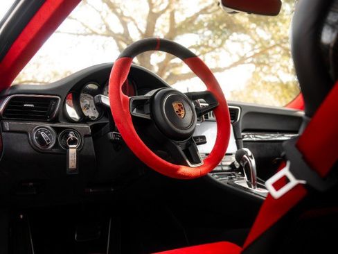 Used 2018 Porsche 911 GT2 RS RWD image 17