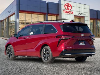 New 2026 Toyota Sienna Platinum