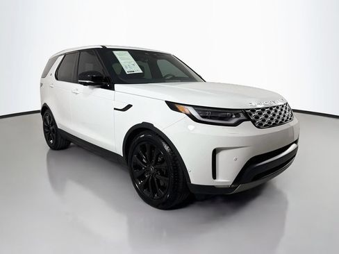 Used 2026 Land Rover Discovery S AWD/4WD image 3