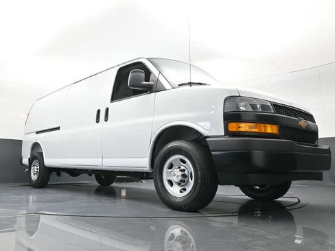New 2026 Chevrolet Express 2500 Extended image 26