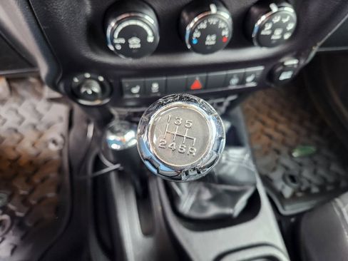 Used 2015 Jeep Wrangler Unlimited Sahara w/ Connectivity Group image 16