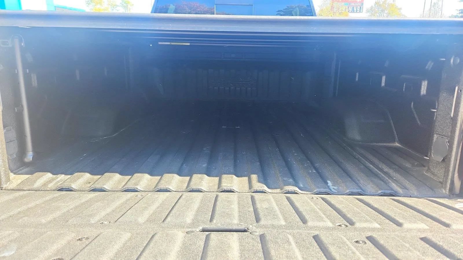 Used 2024 Chevrolet Silverado 2500 High Country w/ High Country Premium Package AWD/4WD image 30