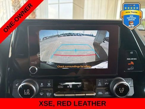 Used 2023 Toyota Highlander XSE image 22