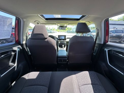 Used 2022 Toyota RAV4 XLE w/ Convenience Package AWD/4WD image 11