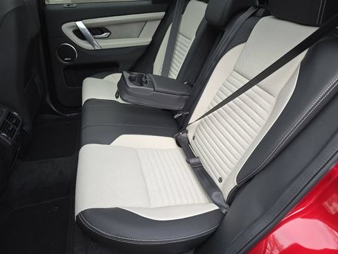 New 2026 Land Rover Discovery Sport Landmark AWD/4WD image 32