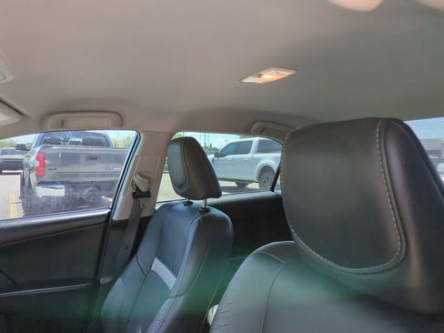 Used 2014 Toyota Camry SE FWD image 19
