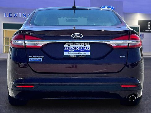 Used 2017 Ford Fusion SE image 6
