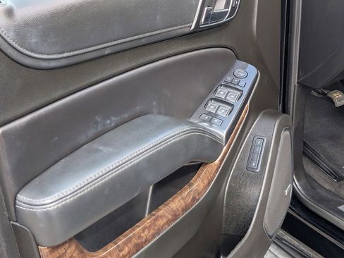 Used 2019 Chevrolet Tahoe LT w/ RST Edition image 16