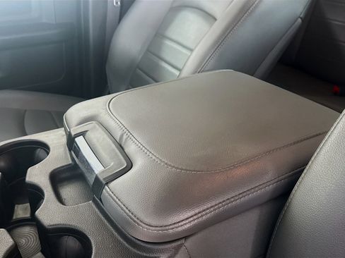 Used 2017 RAM 1500 Express image 18