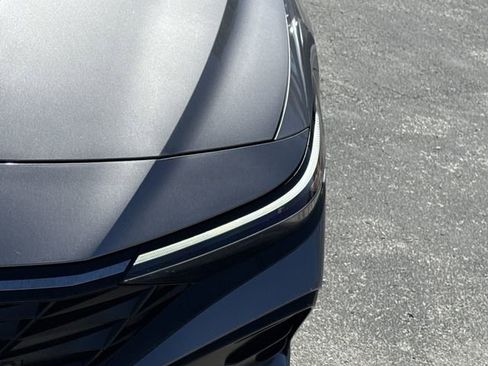 Used 2024 Hyundai Elantra Limited image 13