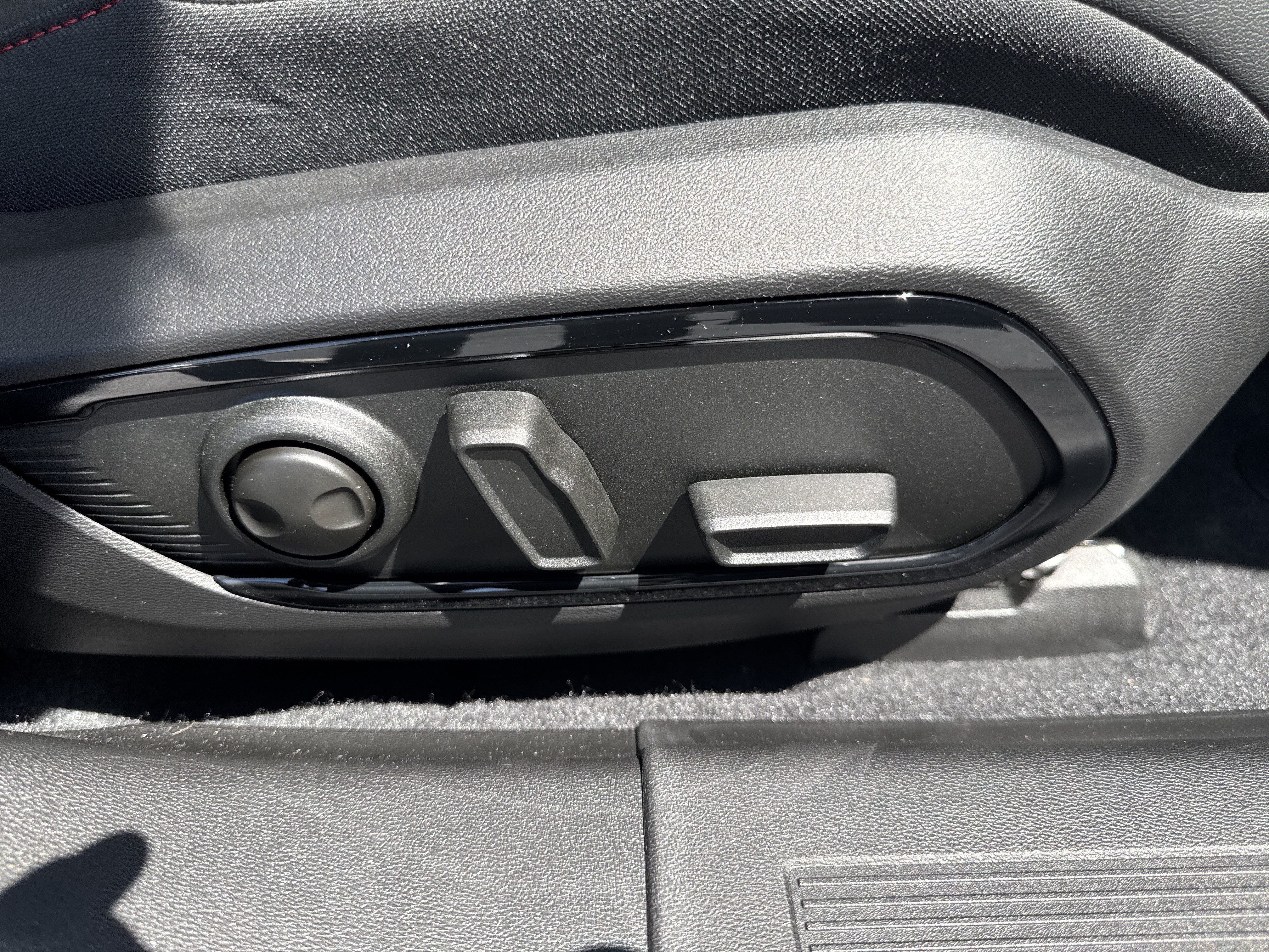 New 2026 Dodge Charger R/T AWD/4WD image 17