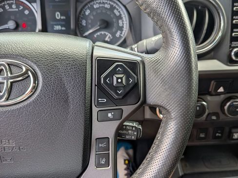 Used 2021 Toyota Tacoma TRD Off-Road w/ Technology Package AWD/4WD image 22