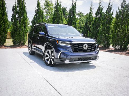 Certified 2025 Honda Pilot Elite image 2