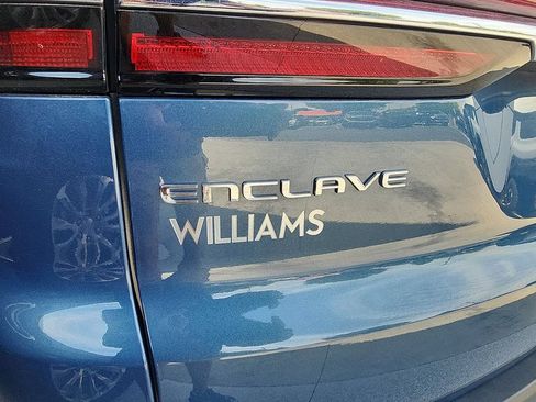 Certified 2025 Buick Enclave Preferred FWD image 32