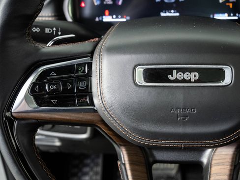Used 2023 Jeep Grand Cherokee Summit w/ Luxury Tech Group V AWD/4WD image 10