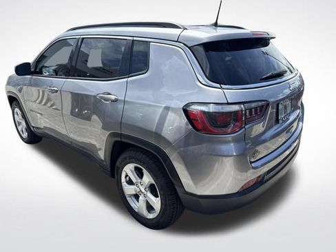 Used 2020 Jeep Compass Latitude FWD image 3