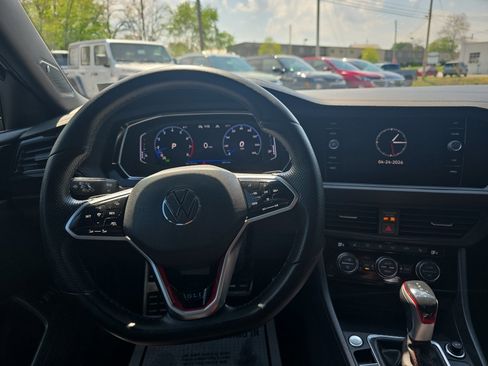 Used 2023 Volkswagen Jetta GLI Autobahn FWD image 9