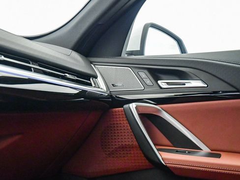 New 2026 BMW X2 xDrive28i w/ Technology Package image 24