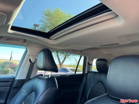 Used 2022 Toyota Highlander XLE FWD image 31