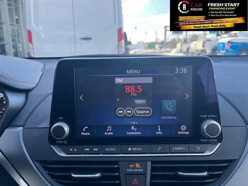 Used 2023 Nissan Altima 2.5 SR image 12