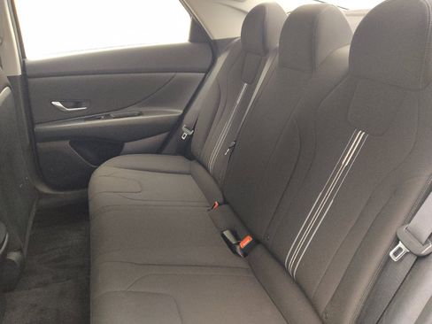 Used 2023 Hyundai Elantra SEL w/ Convenience Package FWD image 18