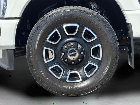 Used 2024 Ford F350 Platinum AWD/4WD image 12