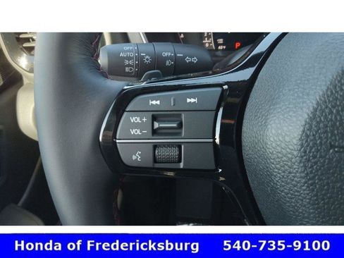 Used 2025 Honda Pilot Black Edition image 15