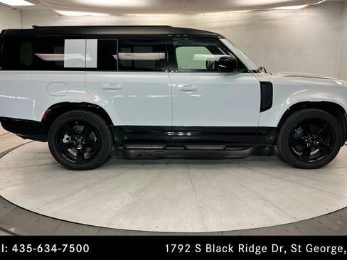Used 2025 Land Rover Defender 130 X-Dynamic SE AWD/4WD image 6