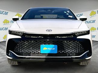 Used 2025 Toyota Crown Platinum video 2