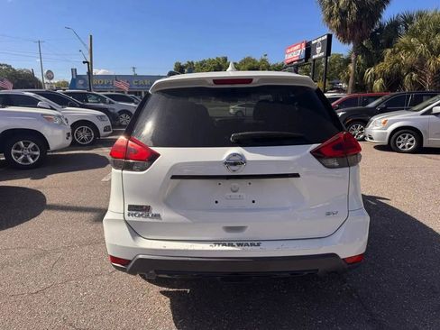 Used 2017 Nissan Rogue SV FWD image 4