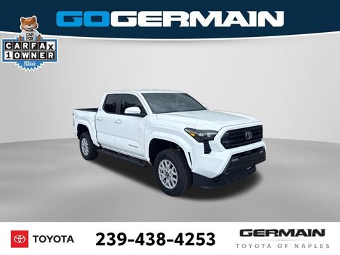 Used 2025 Toyota Tacoma SR5 RWD image 11