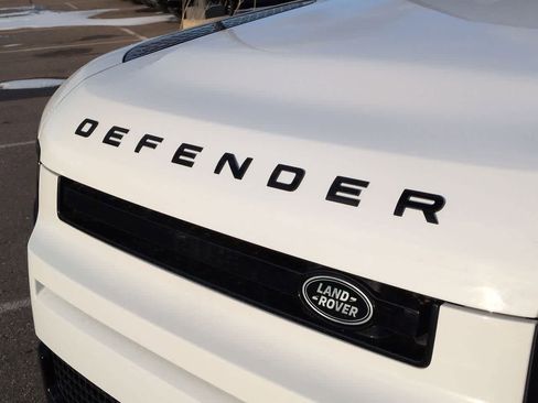 New 2026 Land Rover Defender 110 X-Dynamic SE image 14