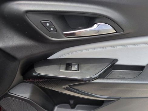 Used 2025 Chevrolet Trax LT w/ LT Convenience Package FWD image 33
