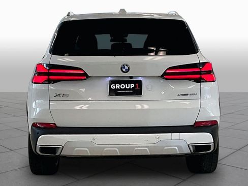 Used 2024 BMW X5 xDrive40i w/ Premium Package AWD/4WD image 4
