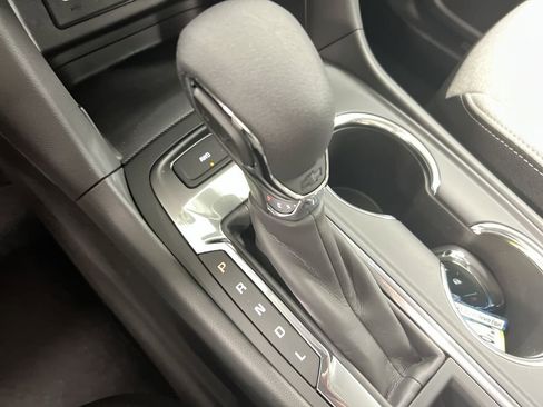 Used 2023 Chevrolet Equinox LS AWD/4WD image 16