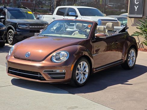 Used 2017 Volkswagen Beetle 1.8T SE FWD image 6