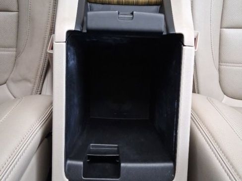 Used 2018 GMC Acadia Denali image 19