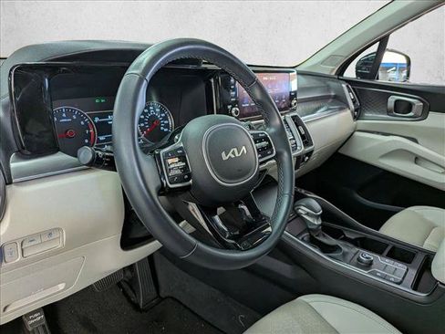 Used 2023 Kia Sorento S w/ Panoramic Sunroof Package FWD image 9