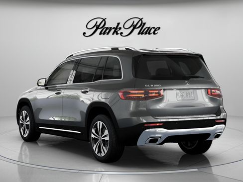 Used 2026 Mercedes-Benz GLB 250 image 12