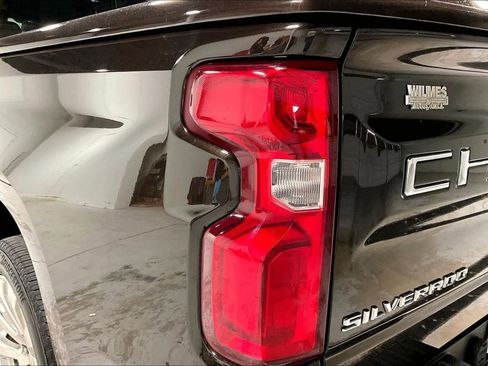 Used 2019 Chevrolet Silverado 1500 High Country w/ Technology Package AWD/4WD image 39