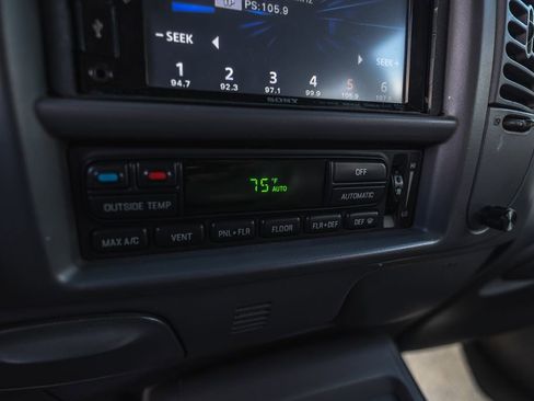 Used 2001 Ford Expedition Eddie Bauer image 16