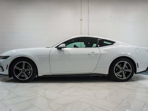 Used 2025 Ford Mustang Coupe RWD image 7